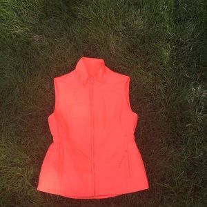 Cute bright vest💚